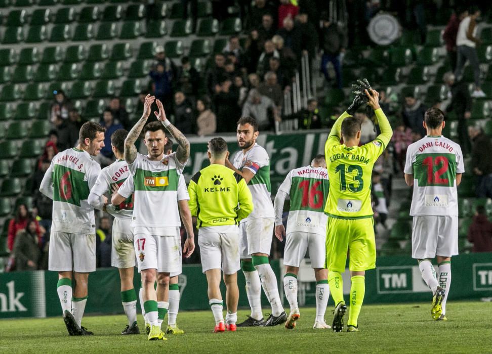 El Elche vence al Extremadura y se aleja de los puestos de descenso