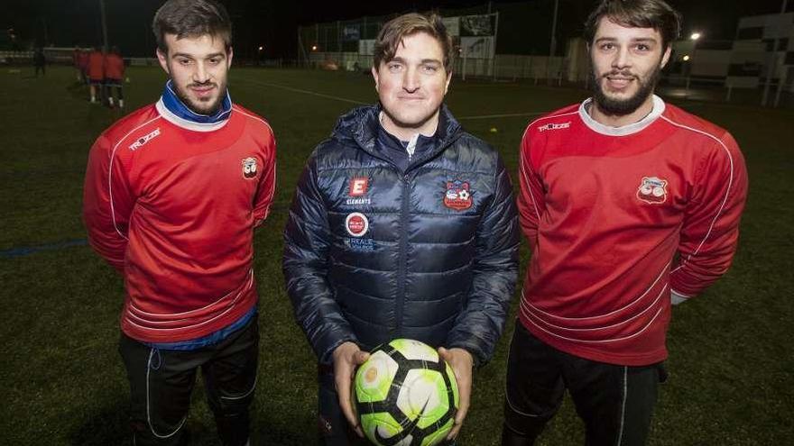 Cascallar y Coke continuarán defendiendo la portería del Estradense en Tercera. // Bernabé