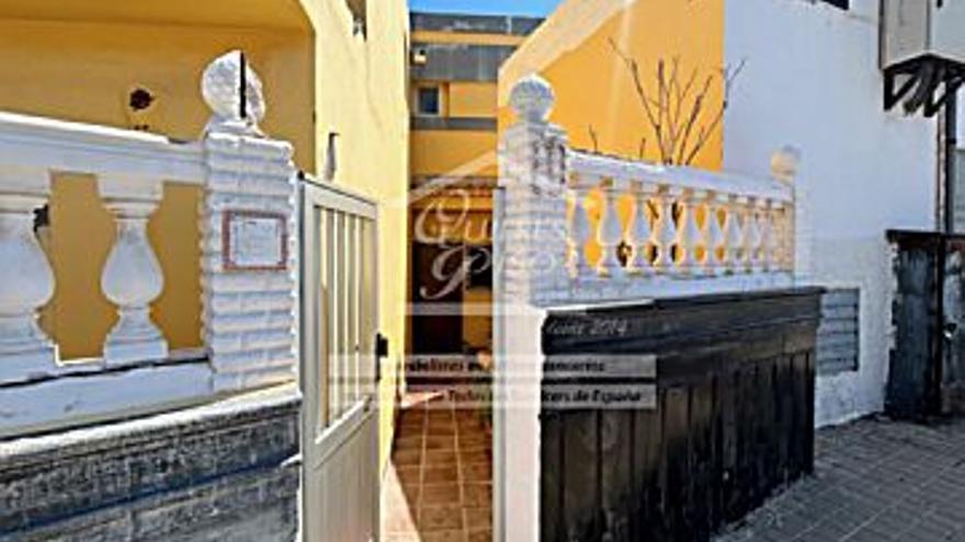 145.000 € Venta de casa en La Garita-Marpequeña (Telde) 90 m2, 2 habitaciones, 2 baños, 1.611 €/m2...