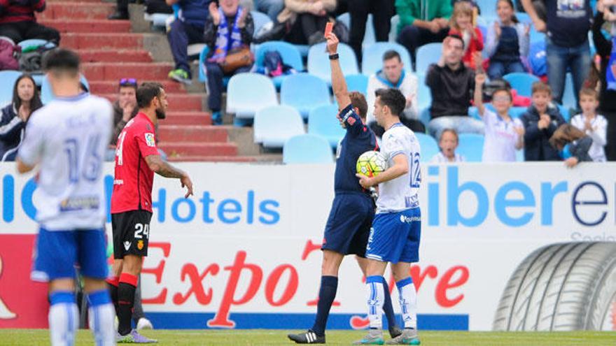 Competición retira una amarilla a Aveldaño y podrá jugar ante Osasuna