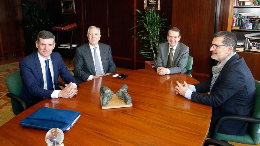 Pérez, González Fuentes, Caballero y Rivas, ayer reunidos. // Alba Villar