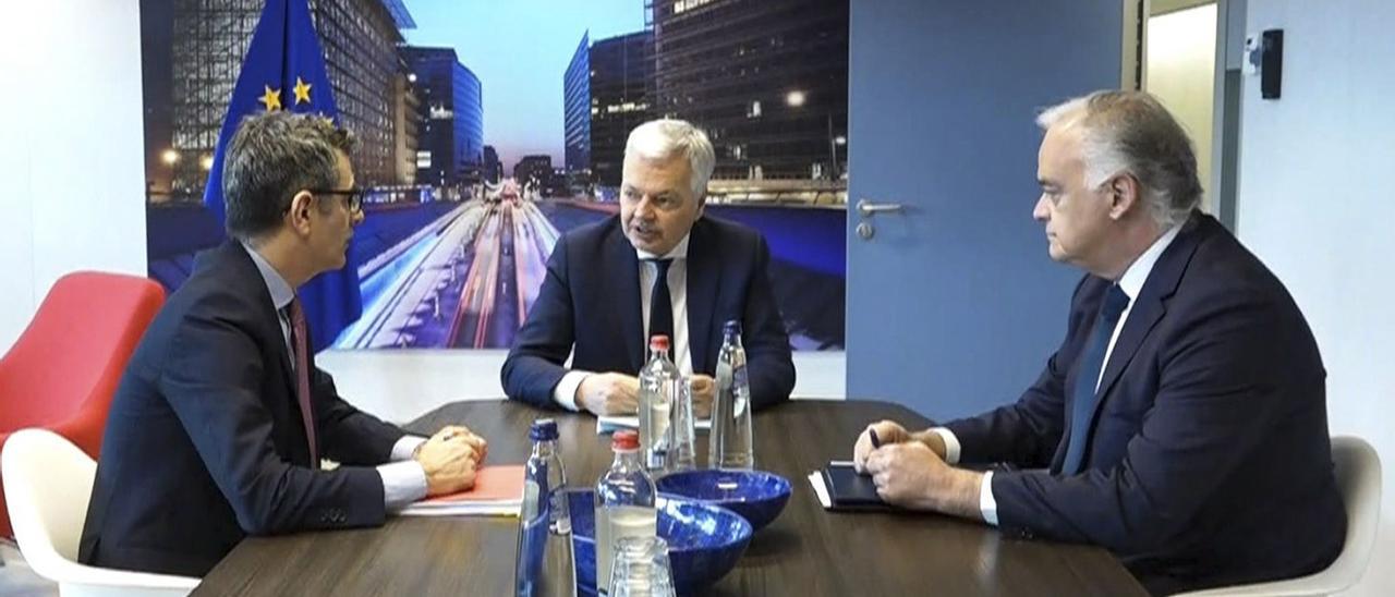 El comisario europeo de Justicia, Didier Reynders, reunido con Félix Bolaños y Esteban González Pons