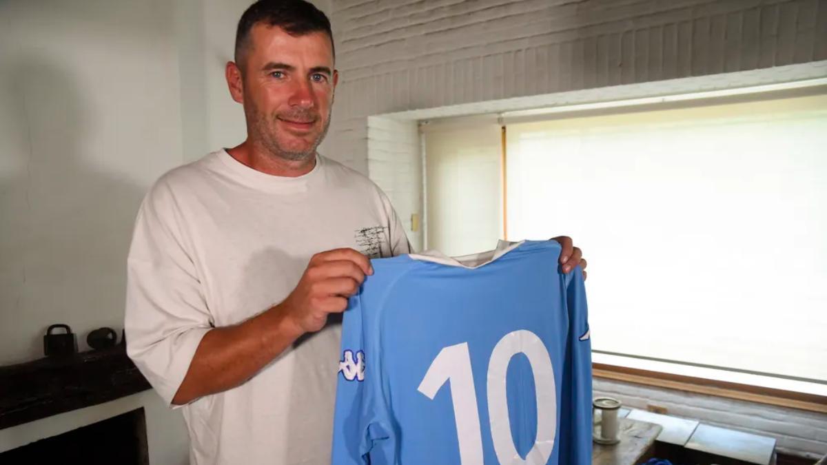 Bogliacino posando con la "última 10"