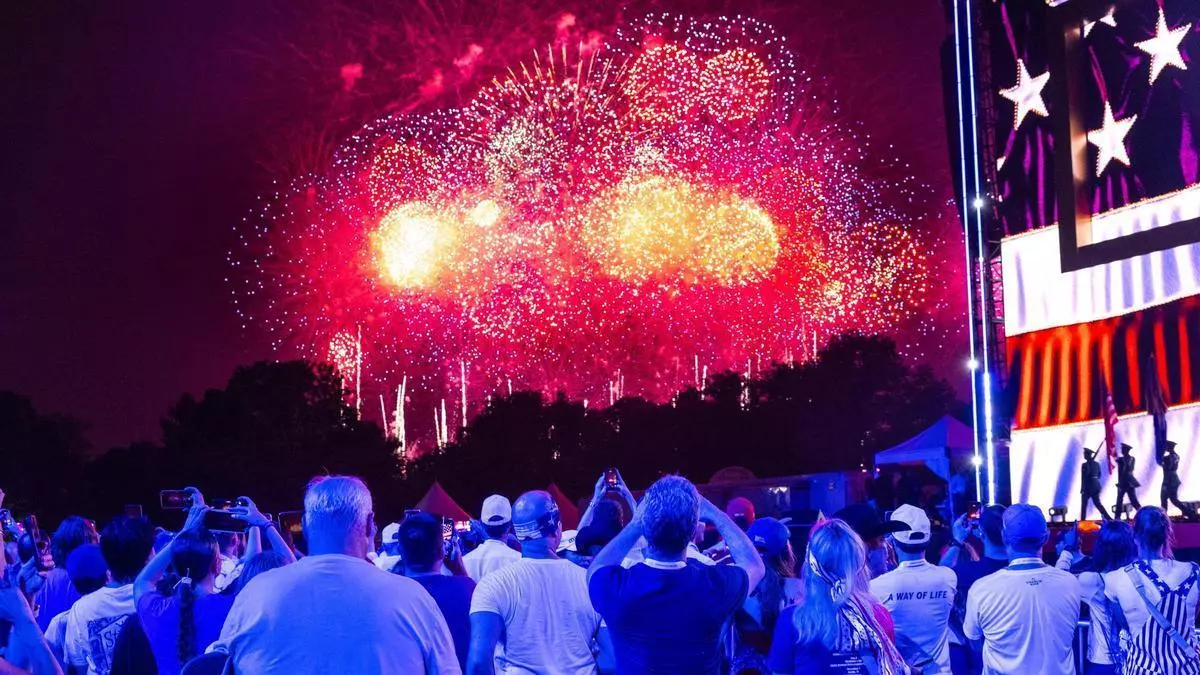 El pequeño incendio en el puente de Brooklyn tras los fuegos artificiales del 4 de julio