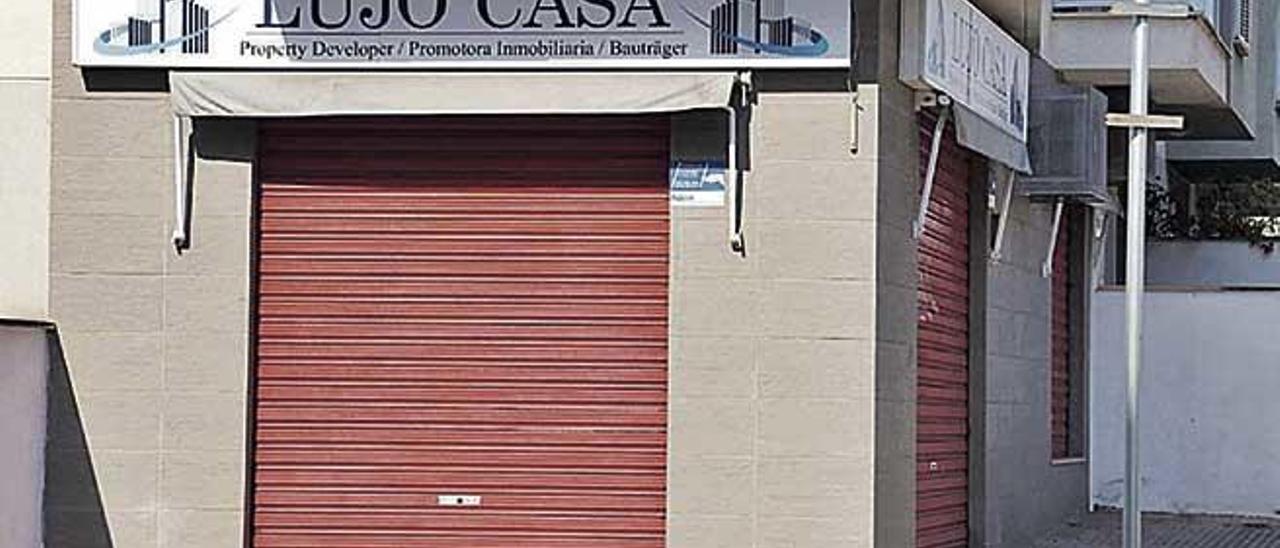 Una de las oficinas de Lujo Casa, cerrada tras la operación de la Guardia Civil.