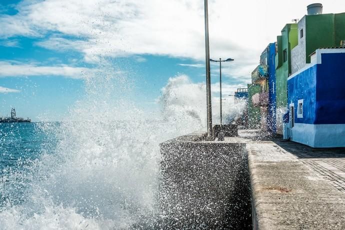 09-11-18. LAS PALMAS DE GRAN CANARIA. OLAS EN ...