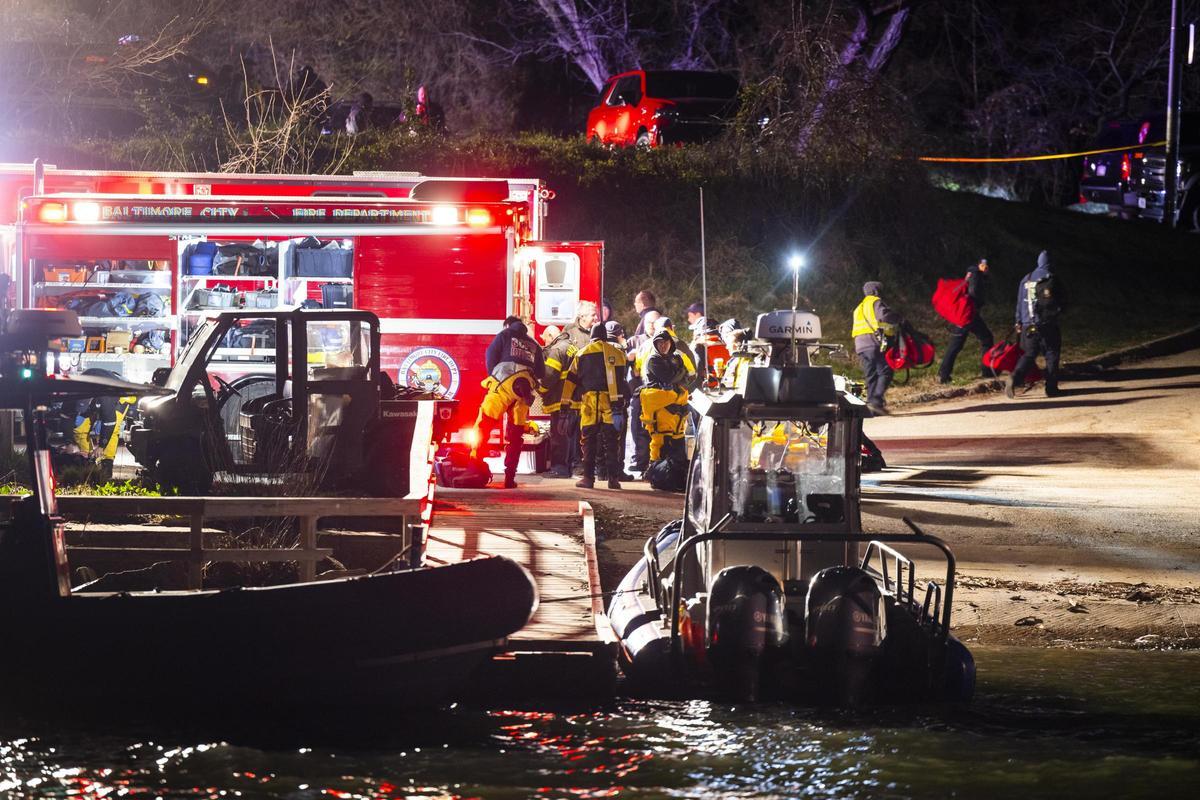 Un barco carguero  impacta contra el puente Francis Scott Key en Baltimore