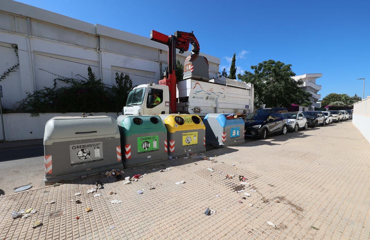 Galería: Plan de choque para la recogida de la basura tras la huelga en Ibiza