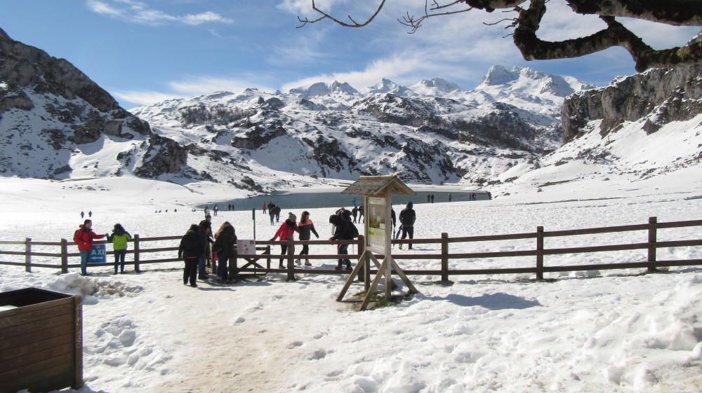 Los Lagos, llenos en Viernes Santo