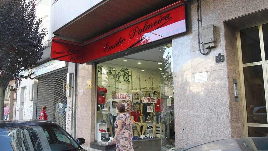 Tienda de Emidio Palmeira, en la que se cometió el robo. // Iñaki Osorio