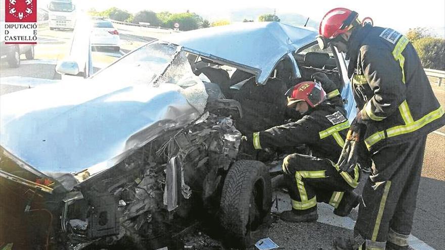 Muere la mujer que tuvo un accidente por  un choque con un camión en la N-340