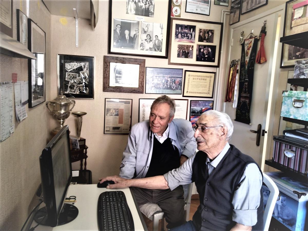 Joaquín Palmerola y Horacio Seguí, en la casa de este último en Barcelona.