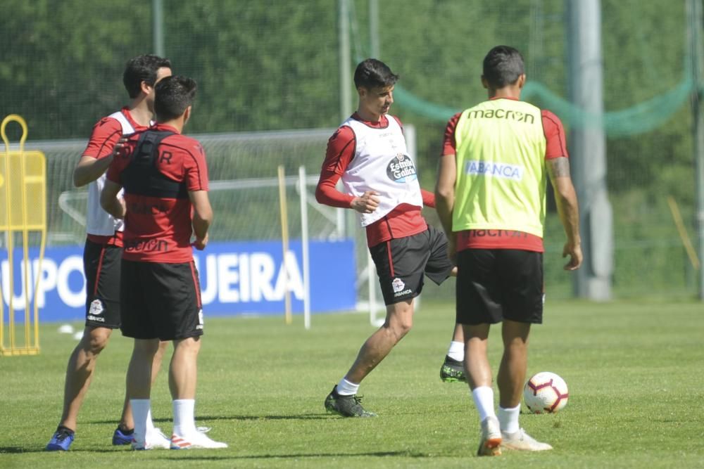 Los titulares ante el Cádiz tuvieron una sesión de recuperación. Los futbolistas que no actuaron de inicio protagonizaron una intensa mañana de trabajo. Se quedaron al margen Krohn-Deli y Borja Valle.