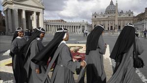 jgblanco39098973 a group of nuns arrive for a special mass celebrated by pope170710123545
