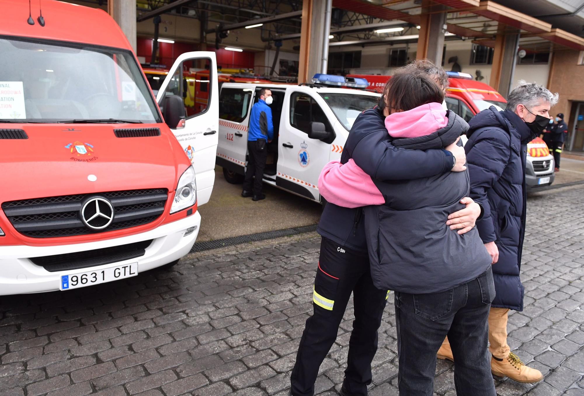 Parte de A Coruña un convoy de Policía Local y Bomberos con ayuda para Ucrania