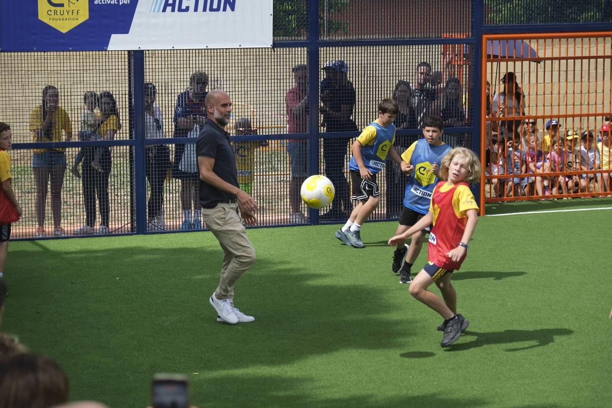 Imatges de la inauguració de la Cruyff Court de Pep Guardiola a La Salle de Manresa Imatges de la inauguració de la Cruyff Court de Pep Guardiola a La Salle de Manresa
