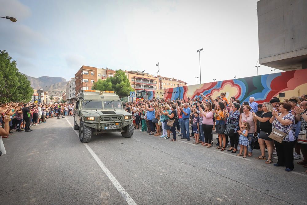 Orihuela despide a la UME entre vítores y aplausos