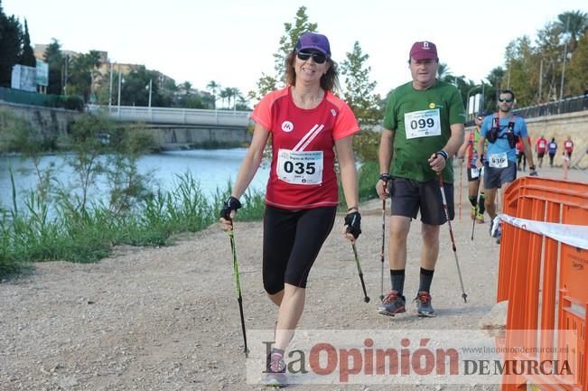 Marcha Nórdica en la mota del río Segura