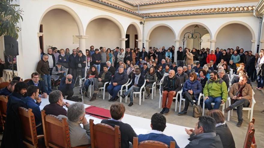 El patio del Casal de Cultura estuvo abarrotado.