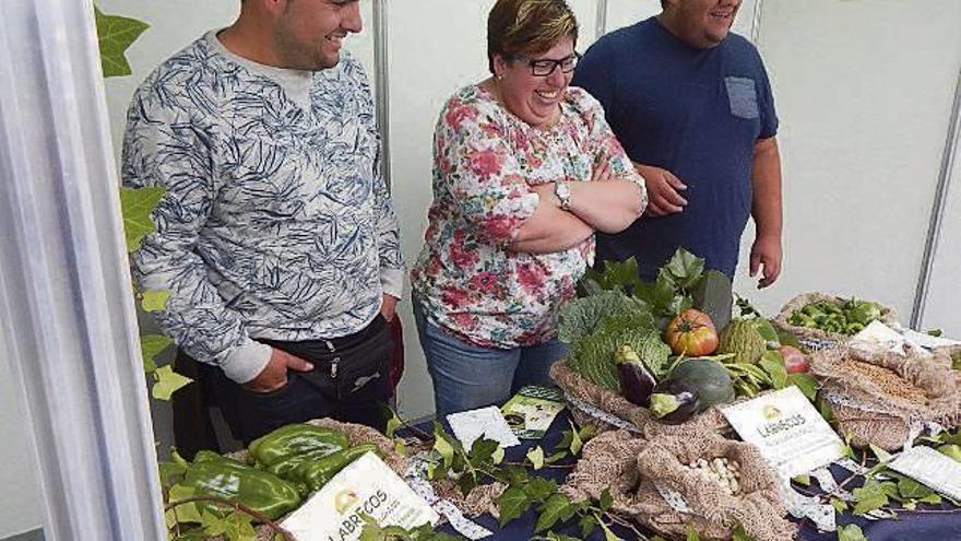 Producción ecológica. Labrecos (en la foto), Granxas de Lousada y La huerta de Antía son tres de las empresas que aspiran a hacerse un hueco con un producto sin &quot;natural&quot;, &quot;sin pesticidas y sin químicos&quot;: &quot;La gente lo nota en el sabor&quot;.