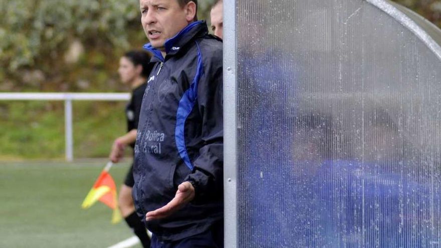 Raviña, durante un partido de esta temporada disputado en San Martiño. // Bernabé