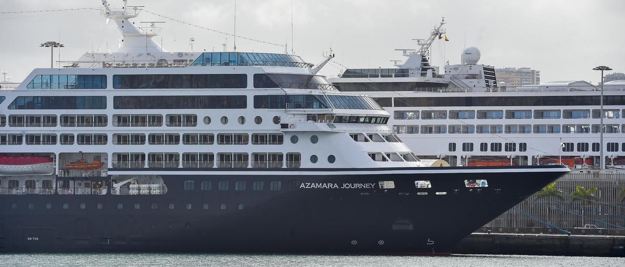 El crucero Azamara Journey, en el muelle Santa Catalina.