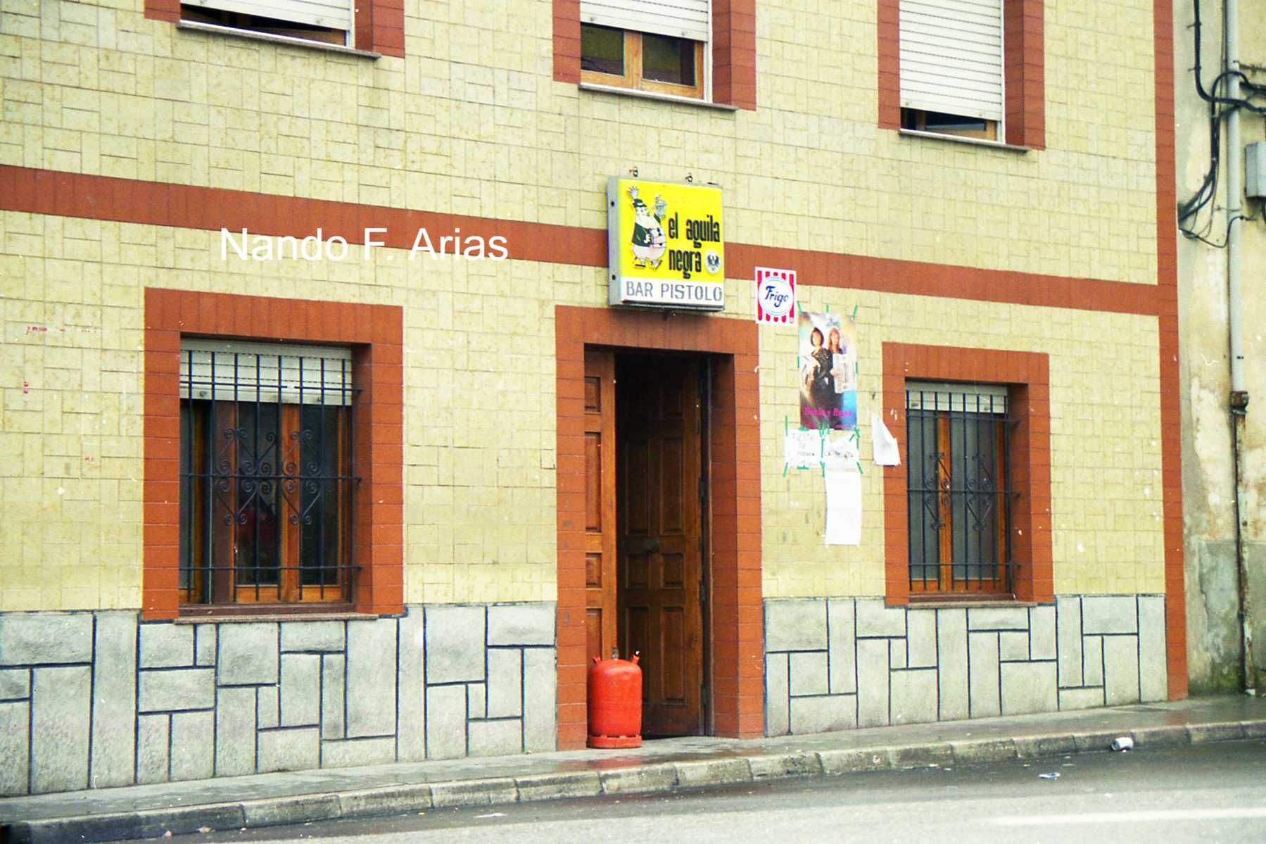 En imágenes, los locales míticos de finales de siglo en Grado