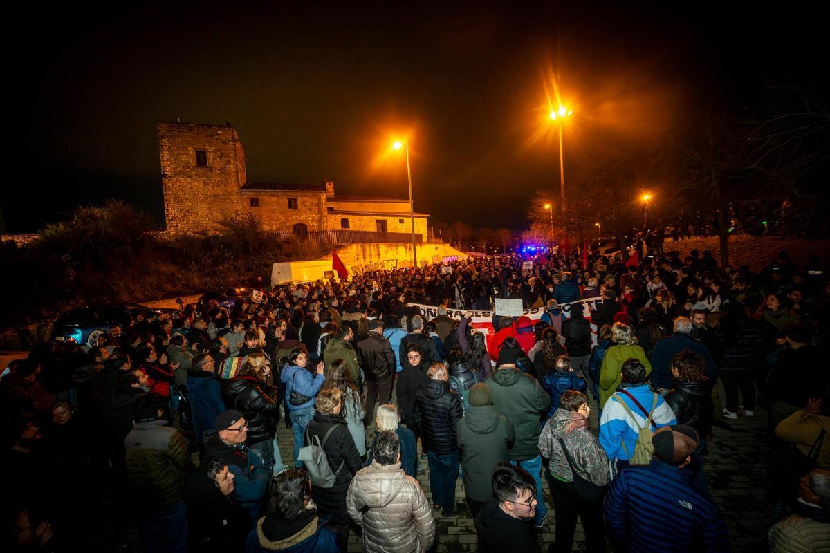 Concentraciones en Badalona a favor y en contra el desalojo de migrantes del B9