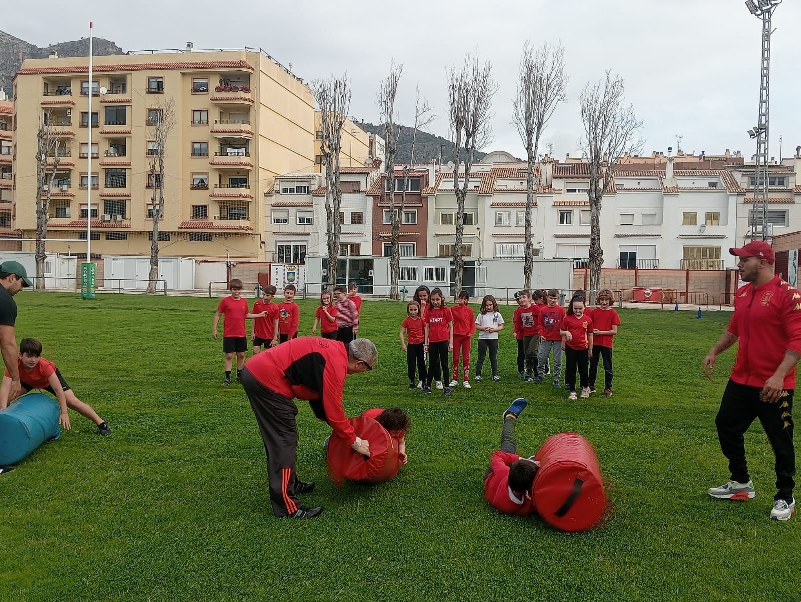 Tavernes promociona el rugby con motivo del España vs Suecia de la Copa de Europa