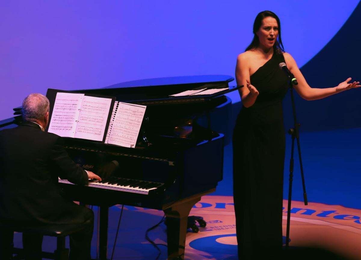 La actuación de la soprano Yolanda Marín, que ha estado acompañada al piano por Florencio Sáez.
