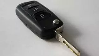 Envolver las llaves del coche en papel de aluminio ya es la nueva moda de los conductores