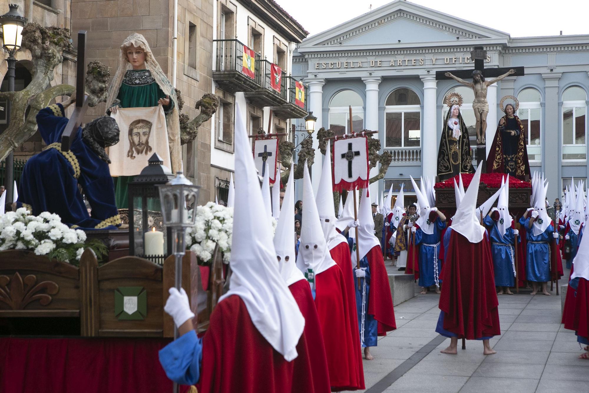 Jueves Santo en Avilés: Procesión del Silencio con los "sanjuaninos"