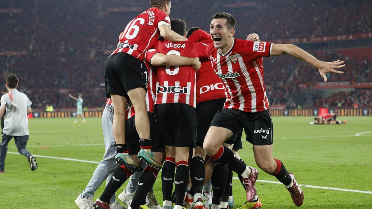 El Athletic celebra su victoria en la final de la Copa del Rey.