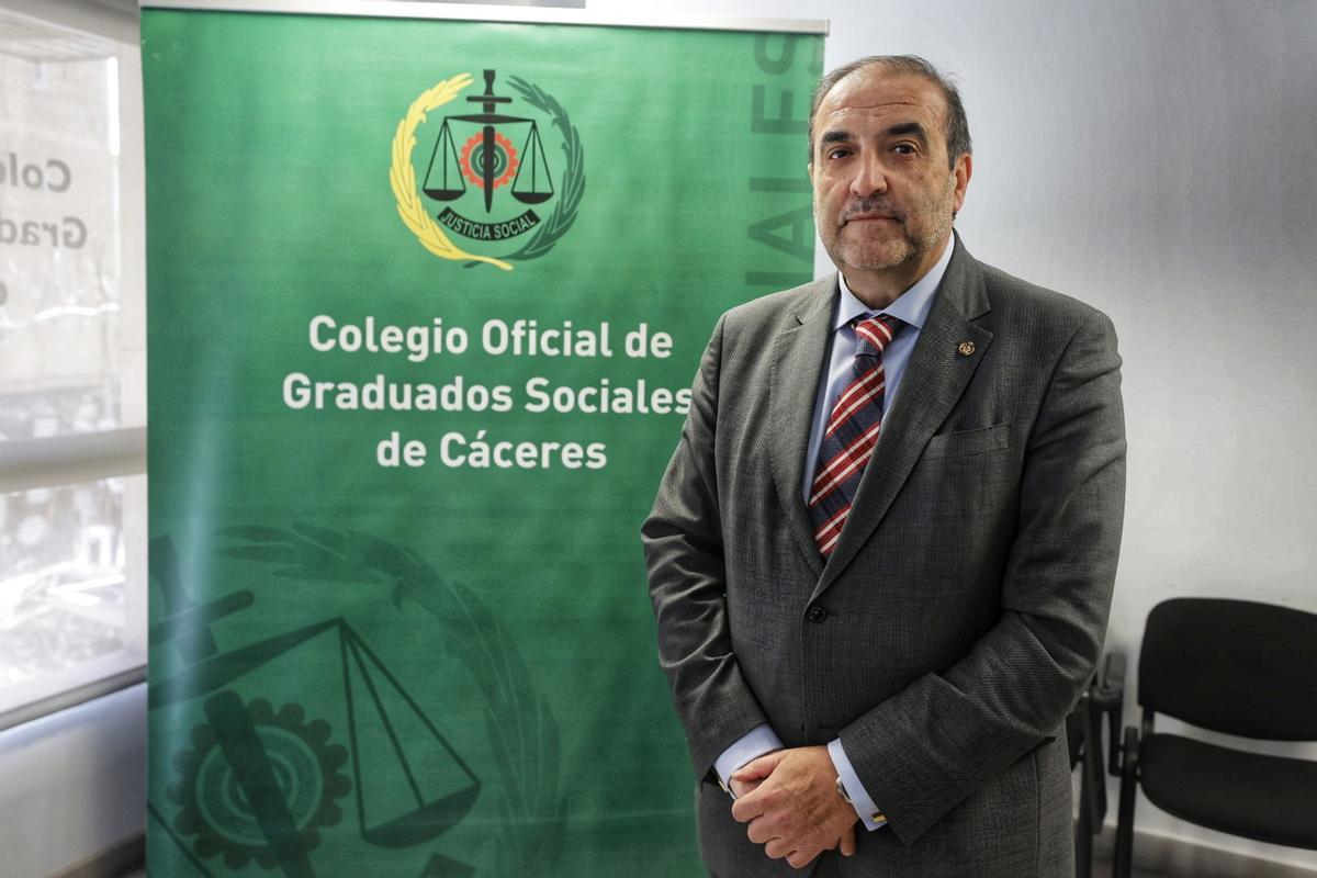 Presidente del Colegio de graduados sociales de Cáceres, Javier Ceballos.