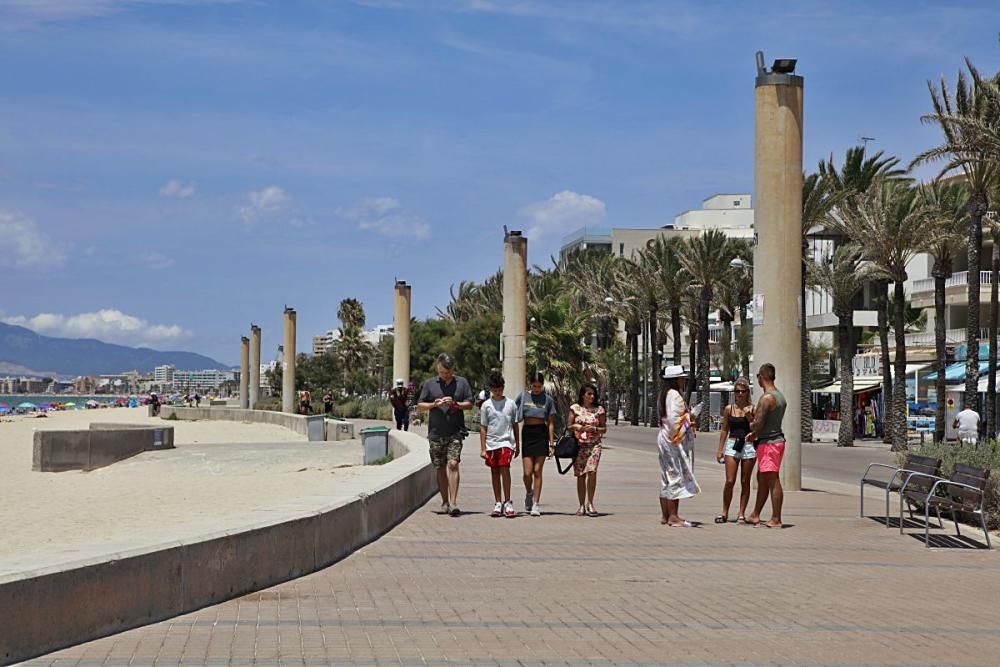 Seit Montag (13.7.) gilt auf den Balearen eine verschärfte Maskenpflicht. Pool, Strand und Strandpromenade sind ausgenommen. Auch Raucher können aufatmen