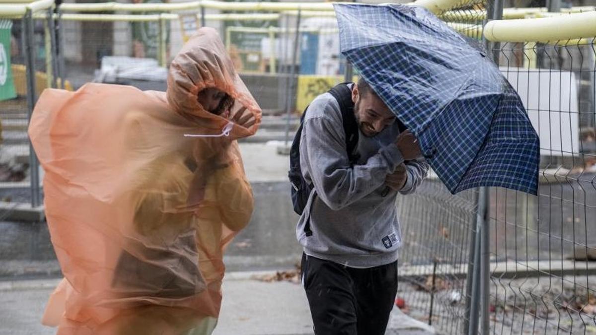 YAĞMUR BARCELONA VE KATALONYA | Sivil Koruma, Katalonya'da “30 dakikada 20 l/m²'den fazla yağmur” uyarısında bulundu
