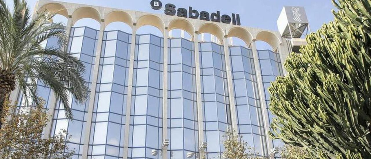 ¿Quiénes son los 15 directivos que decidirán si el Banc Sabadell se fusiona con el BBVA?