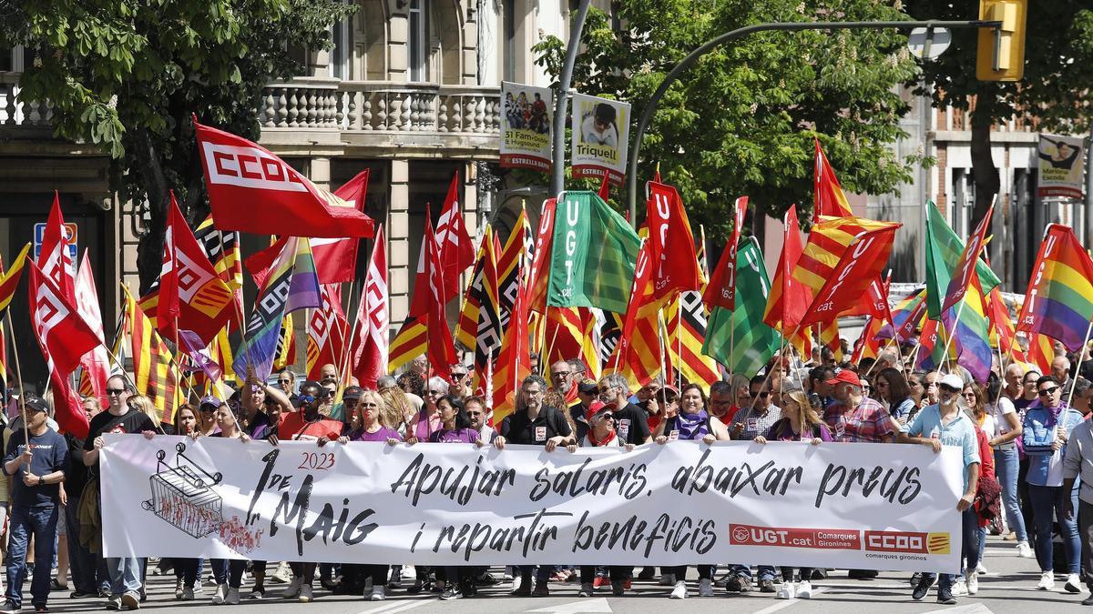 Manifestació de l’1 de Maig a Girona sota el lema «apujar salaris, abaixar preus i repartir beneficis».