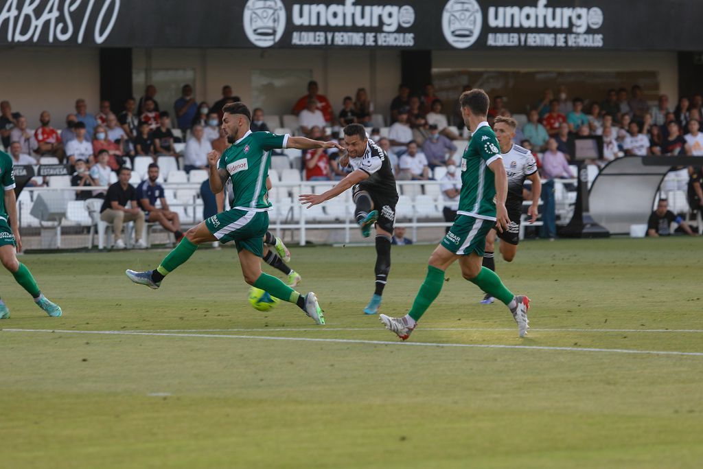 El FC Cartagena 'entierra' al Amorebieta