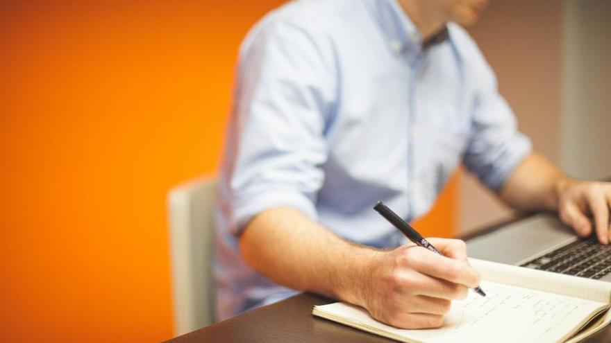 Siete derechos no tan conocidos de los trabajadores: de la pausa del café al anticipo de la nómina