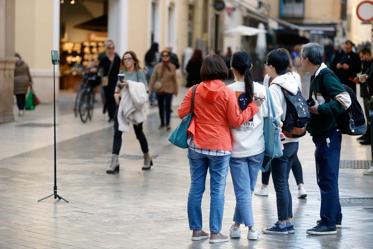 Turistas por el Centro de Málaga, en enero de 2023.