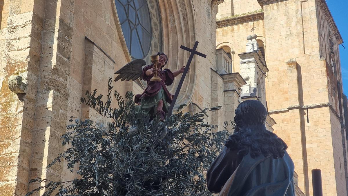 GALERÍA | Toro se rinde ante la procesión de Jesús Nazareno y Ánimas de la Campanilla