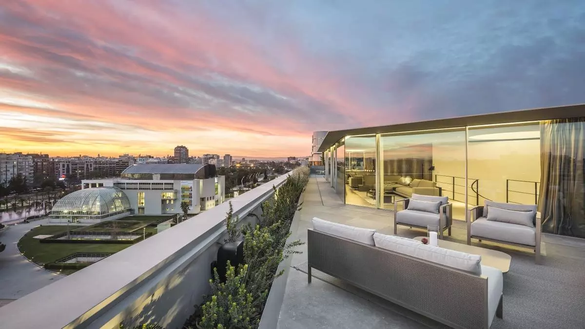 València compite con Málaga por el comprador de vivienda de lujo