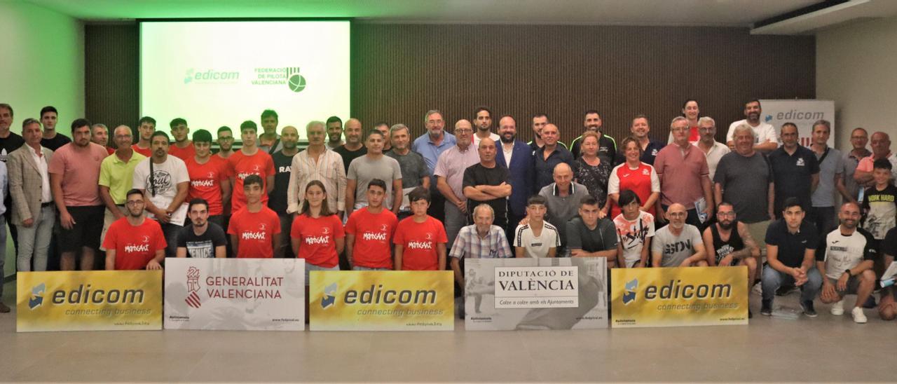 La presentació de l'Edicom Interpobles de Galotxa va omplir les instal·lacions del patrocinador del principal torneig de galotxa de la tardor