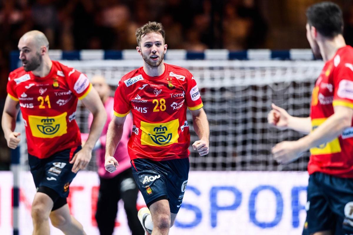 Stockholm (Sweden), 24/01/2020.- Spain’s Aleix Gomez Abello celebrates during the semi final match between Spain and Slovenia at the Men’s European Handball Championship in Stockholm, Sweden, 24 January 2020. (Balonmano, Eslovenia, España, Suecia, Estocolmo) EFE/EPA/Erik Simander SWEDEN OUT