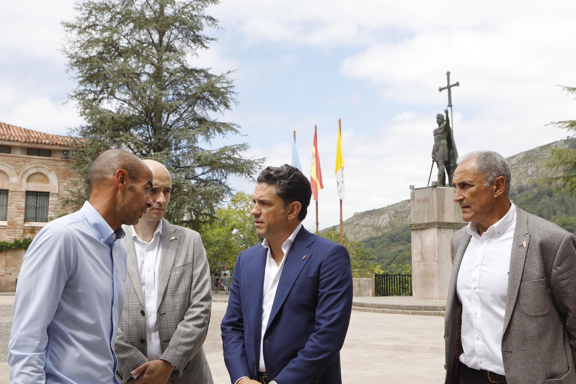 En imágenes: El Sporting cumple con la tradición ante la Santina