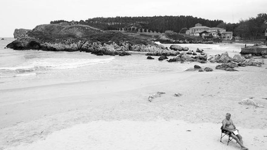 Playa de Palombina, en Celoriu (Llanes).