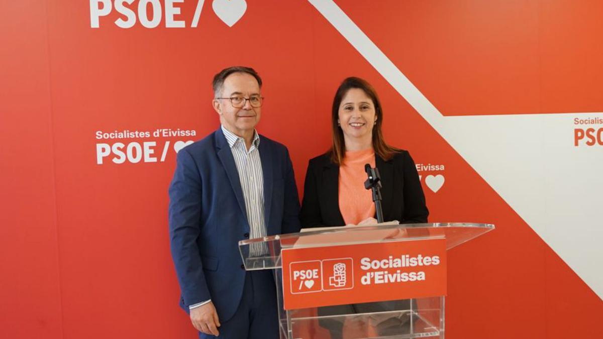 Josep Marí y Milena Herrera, durante una rueda de prensa