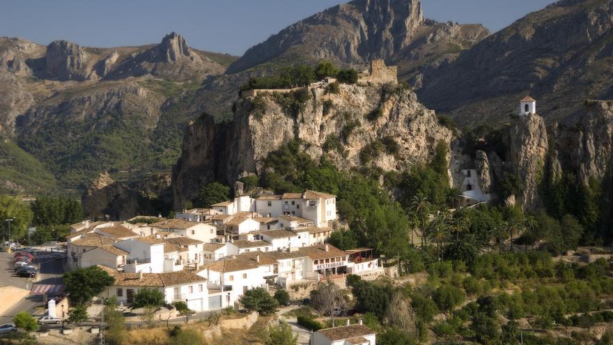 Guadalest: Un encantador pueblo con un paisaje sublime