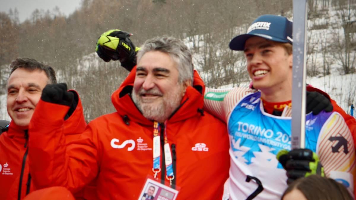 Aleix Aubert, junto al presidente del CSD, José Manuel Rodríguez Uribes